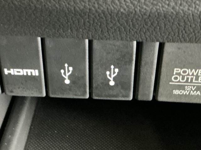 オデッセイ アブソルート・Xホンダセンシングアドバンスドパッケジ ナビ Rカメラ ブルートゥース フルセグ 電動シート 横滑り防止装置 エアバッグ エアコン USBポート 衝突軽減システム LEDランプ Pアシスト 3列シート スマキー クルコン ABS ETC付(17枚目)