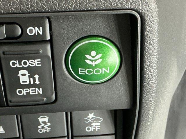 オデッセイ アブソルート・Xホンダセンシングアドバンスドパッケジ ナビ Rカメラ ブルートゥース フルセグ 電動シート 横滑り防止装置 エアバッグ エアコン USBポート 衝突軽減システム LEDランプ Pアシスト 3列シート スマキー クルコン ABS ETC付(26枚目)