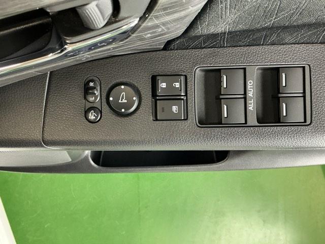 オデッセイ アブソルート・Xホンダセンシングアドバンスドパッケジ ナビ Rカメラ ブルートゥース フルセグ 電動シート 横滑り防止装置 エアバッグ エアコン USBポート 衝突軽減システム LEDランプ Pアシスト 3列シート スマキー クルコン ABS ETC付(55枚目)