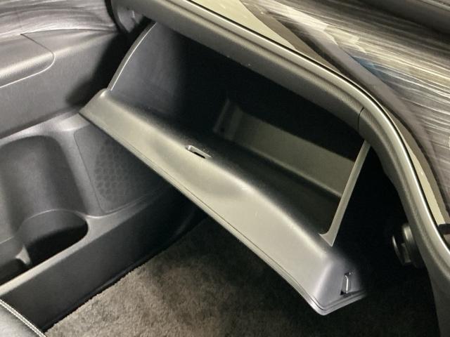 オデッセイ アブソルート・Xホンダセンシングアドバンスドパッケジ ナビ Rカメラ ブルートゥース フルセグ 電動シート 横滑り防止装置 エアバッグ エアコン USBポート 衝突軽減システム LEDランプ Pアシスト 3列シート スマキー クルコン ABS ETC付(60枚目)