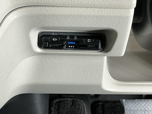Ｎ－ＢＯＸ ベースグレード　ドラレコ　ナビ　Ｒカメラ　ブルートゥース　アイスト　セキュリティアラーム　地デジＴＶ　誤発信抑制機能　キーレスエントリー　前席シートヒーター　ＵＳＢポート　バックカメラ付　スマートキ　運転席エアバッグ（13枚目）