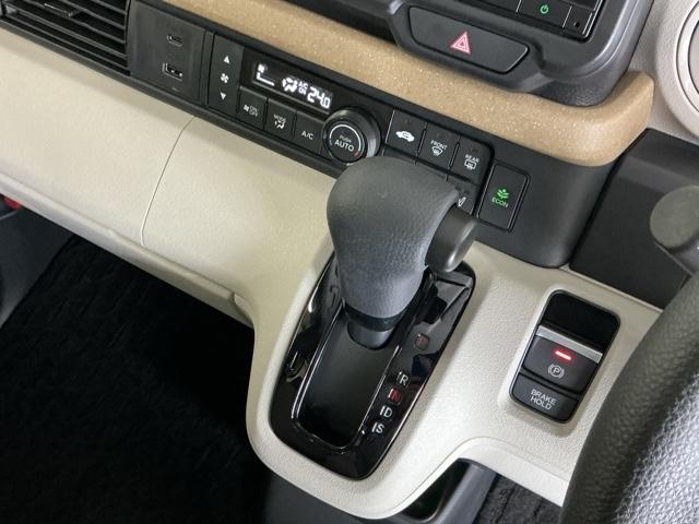 Ｎ－ＢＯＸ ベースグレード　ドラレコ　ナビ　Ｒカメラ　ブルートゥース　アイスト　セキュリティアラーム　地デジＴＶ　誤発信抑制機能　キーレスエントリー　前席シートヒーター　ＵＳＢポート　バックカメラ付　スマートキ　運転席エアバッグ（19枚目）