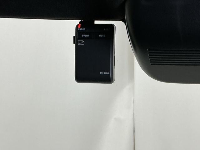 Ｎ－ＢＯＸカスタム ベースグレード　ドラレコ　ナビ　Ｒカメラ　ブルートゥース　Ｐソナー　レーダーブレーキサポート　ＥＴＣ装備　定期点検記録簿　地デジ対応　サイドエアバック　禁煙　Ｓヒータ　スマートキー＆プッシュスタート　横滑り防止（13枚目）