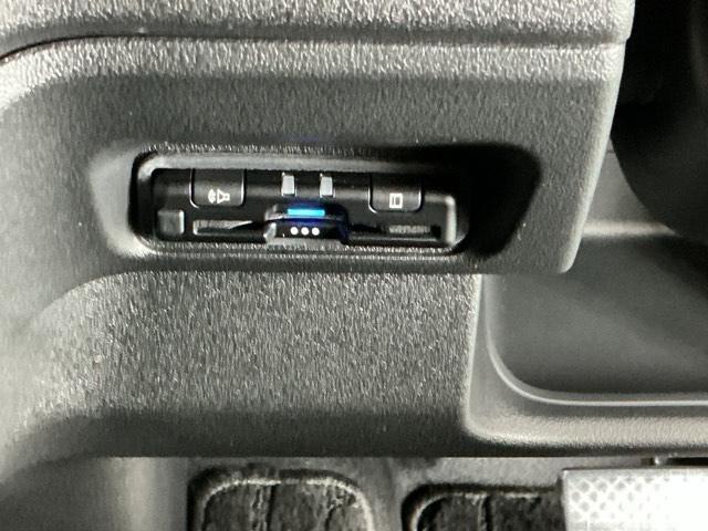 Ｎ－ＢＯＸカスタム ベースグレード　ドラレコ　ナビ　Ｒカメラ　ブルートゥース　Ｐソナー　レーダーブレーキサポート　ＥＴＣ装備　定期点検記録簿　地デジ対応　サイドエアバック　禁煙　Ｓヒータ　スマートキー＆プッシュスタート　横滑り防止（15枚目）