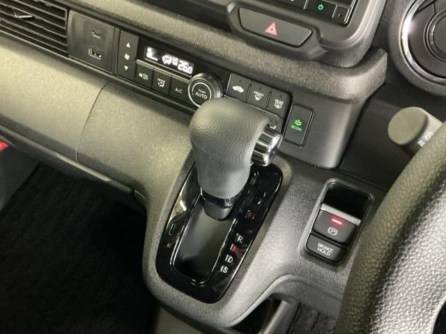 Ｎ－ＢＯＸカスタム ベースグレード　ドラレコ　ナビ　Ｒカメラ　ブルートゥース　Ｐソナー　レーダーブレーキサポート　ＥＴＣ装備　定期点検記録簿　地デジ対応　サイドエアバック　禁煙　Ｓヒータ　スマートキー＆プッシュスタート　横滑り防止（19枚目）