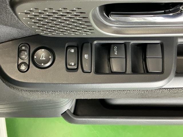 Ｎ－ＢＯＸカスタム ベースグレード　ドラレコ　ナビ　Ｒカメラ　ブルートゥース　Ｐソナー　レーダーブレーキサポート　ＥＴＣ装備　定期点検記録簿　地デジ対応　サイドエアバック　禁煙　Ｓヒータ　スマートキー＆プッシュスタート　横滑り防止（53枚目）