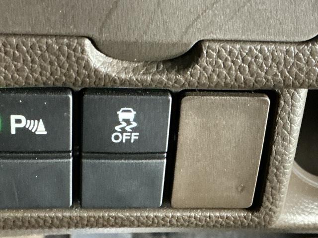 Ｎ－ＢＯＸ Ｌ　ナビ　Ｒカメラ　ブルートゥース　ＣＤ　ＵＳＢ入力　ＬＥＤランプ　シートヒータ　運転席エアバッグ　イモビライザー　キーフリー　パワーウインドウ　助手席エアバッグ　エアコン　ＰＳ　記録簿　横滑り防止機能（27枚目）