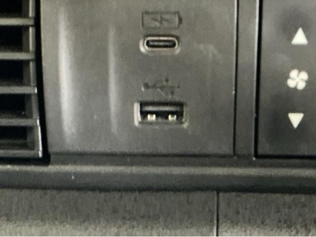 N-BOXカスタム ベースグレード ドラレコ ナビ Rカメラ ブルートゥース ベンチシ-ト アクティブクルーズ フルセグ対応 前席シートヒーター イモビライザー USB 運転席エアバッグ スマートキー&プッシュスタート LEDヘッド(21枚目)