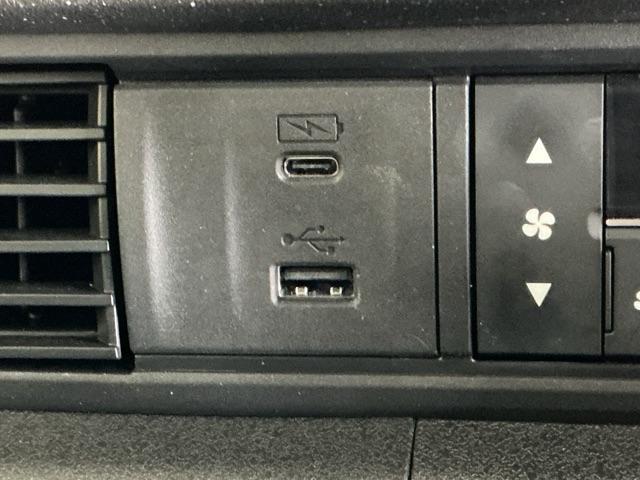 N-BOXカスタム ベースグレード ドラレコ ナビ Rカメラ ブルートゥース ベンチシ-ト アクティブクルーズ フルセグ対応 前席シートヒーター イモビライザー USB 運転席エアバッグ スマートキー&プッシュスタート LEDヘッド(55枚目)