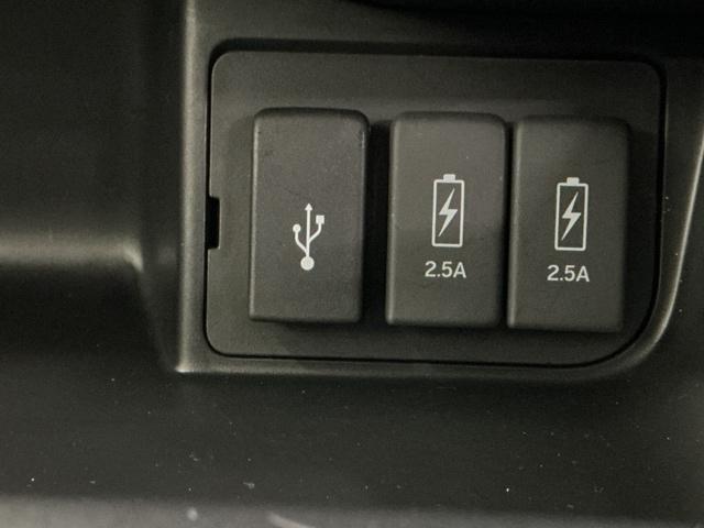 �t�r�a���͒[�q���Ă܂��B�t�r�a��������ڑ����ĉ��y�t�@�C���A�摜�t�@�C���A����t�@�C���Ȃǂ��i�r��ʂŊy���߂܂��@���ꕔ�̃f�B�X�v���C�I�[�f�B�I�A�b�c�`���[�i�[�̏ꍇ�͉��y�t�@�C���݂̂ƂȂ�܂�