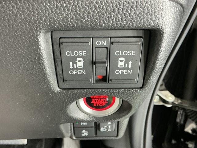 �p���[�X���C�h�h�A�̊J�̓X�}�[�g�L�[�̃����R����h�A�m�u�͖ܘ_�A�^�]�ȑ��̃X�C�b�`����ł��J���ł��A���S�E�ȒP�ł�