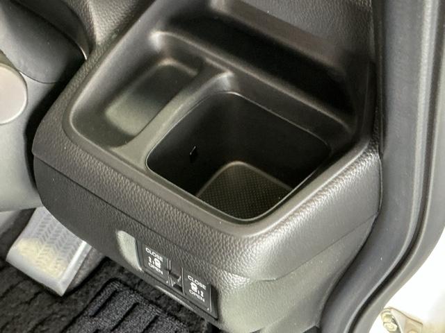 N-BOXカスタム Lスタイル+ブラック ナビ Rカメラ ブルートゥース フルセグ Aライト シティブレーキアクティブシステム リアカメラ パワステ シ-トヒ-タ- ABS オートエアコン クルコン 横滑防止 LEDランプ サイドエアバッグ(18枚目)