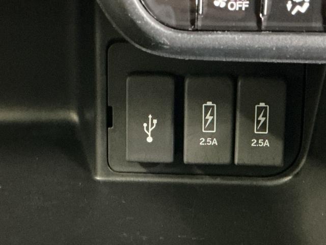 N-BOXカスタム Lスタイル+ブラック ナビ Rカメラ ブルートゥース フルセグ Aライト シティブレーキアクティブシステム リアカメラ パワステ シ-トヒ-タ- ABS オートエアコン クルコン 横滑防止 LEDランプ サイドエアバッグ(19枚目)