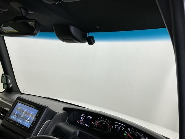 N-BOXカスタム Lスタイル+ブラック ナビ Rカメラ ブルートゥース フルセグ Aライト シティブレーキアクティブシステム リアカメラ パワステ シ-トヒ-タ- ABS オートエアコン クルコン 横滑防止 LEDランプ サイドエアバッグ(30枚目)