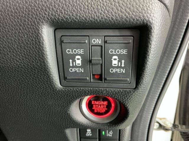 Ｎ－ＢＯＸカスタム Ｇ・Ｌターボホンダセンシング　ドラレコ　ナビ　Ｒカメラ　ブルートゥース　シートヒータ　ベンチ　横滑り防止システム　整備点検記録簿　地デジフルセグ　Ｗエアバック　サイドエアバック　ターボ車　ＵＳＢ　セキュリティアラーム　ＥＴＣ付（27枚目）