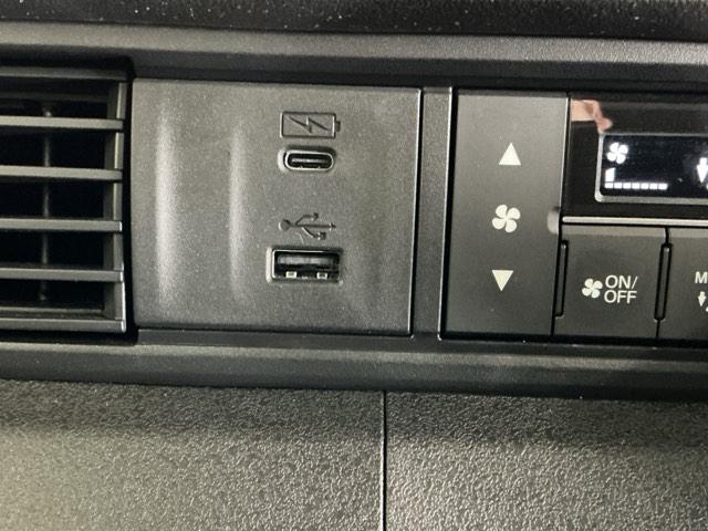 Ｎ－ＢＯＸカスタム ベースグレード　ナビ　Ｒカメラ　ブルートゥース　フルセグ　ベンチシ－ト　アクティブクルーズ　前席シートヒーター　イモビライザー　ＵＳＢ　運転席エアバッグ　スマートキー＆プッシュスタート　ＬＥＤヘッド　Ｂモニター（17枚目）