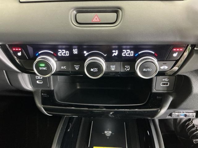 ヴェゼル e:HEVZ ドラレコ ナビ Rカメラ ブルートゥース Sヒータ 地デジフルセグTV 定期点検記録簿 電動テールゲート サイドエアバッグ 後カメラ 前後障害物センサー 横滑防止装置 エアコン LEDヘットライト(16枚目)