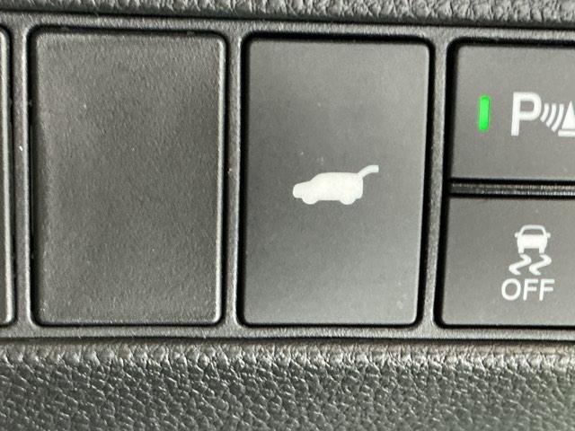 ヴェゼル e:HEVZ ドラレコ ナビ Rカメラ ブルートゥース Sヒータ 地デジフルセグTV 定期点検記録簿 電動テールゲート サイドエアバッグ 後カメラ 前後障害物センサー 横滑防止装置 エアコン LEDヘットライト(32枚目)