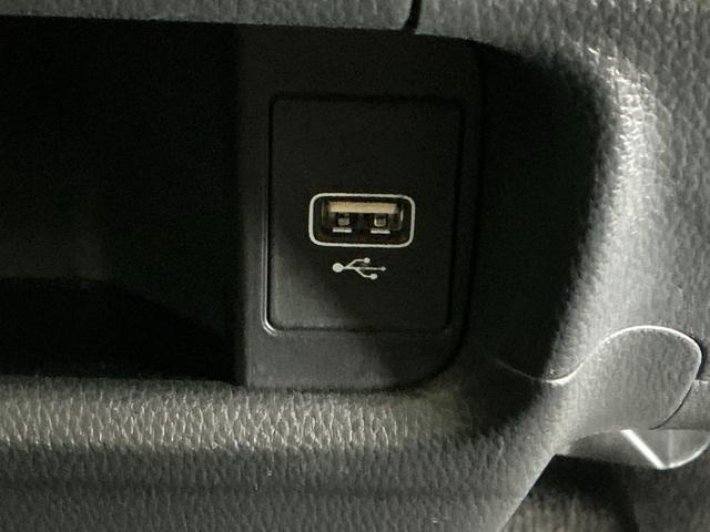 �t�r�a���͒[�q���Ă܂��B�t�r�a��������ڑ����ĉ��y�t�@�C���A�摜�t�@�C���A����t�@�C���Ȃǂ��i�r��ʂŊy���߂܂��@���ꕔ�̃f�B�X�v���C�I�[�f�B�I�A�b�c�`���[�i�[�̏ꍇ�͉��y�t�@�C���݂̂ƂȂ�܂�