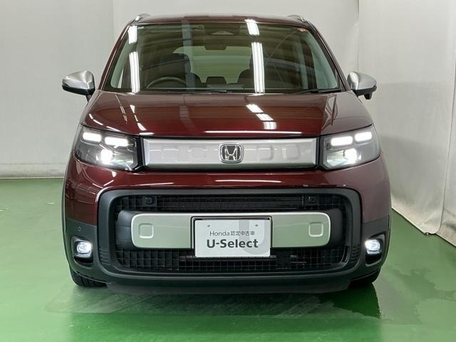 フリード クロスター　ナビ　Ｒカメラ　ブルートゥース　フルセグ　ＡＡＣ　ＥＴＣ付き　スマ－トキ－　シ－トヒ－タ－　盗難防止システム　ＵＳＢ　サイドエアバッグ　クルコン　禁煙車両　ＥＣＯＮモード　ＥＳＣ　ＡＢＳ　キーフリー（6枚目）