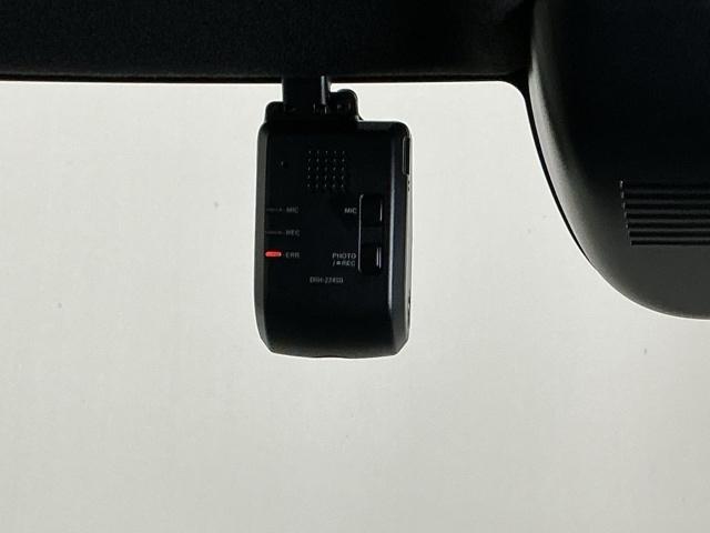 Ｎ－ＢＯＸカスタム ベースグレード　ドラレコ　ナビ　Ｒカメラ　ブルートゥース　ベンチシ－ト　アクティブクルーズ　フルセグ対応　前席シートヒーター　イモビライザー　ＵＳＢ　運転席エアバッグ　スマートキー＆プッシュスタート　ＬＥＤヘッド（13枚目）