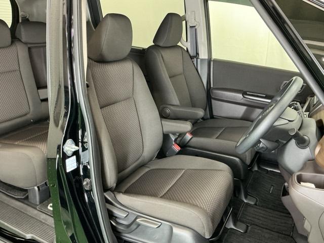 フリード Ｇ・ホンダセンシング　純正ナビ　フルセグ　７人乗り　Ｗ電動ドア　キーフリ　スマートキーシステム　イモビ　ＵＳＢポート　カラーバックモニター　横滑防止装置　ＬＥＤランプ　整備点検記録簿　エアコン　クルコン　パワーウィンドウ（20枚目）