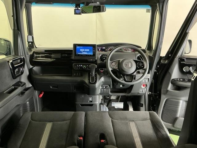 Ｎ－ＢＯＸカスタム Ｌ　ナビ　Ｒカメラ　ブルートゥース　フルセグ　スマートキーシステム　ヒーター　リヤカメラ　サイドカーテンエアバック　記録簿　ＵＳＢポート　ＬＥＤ　キーフリー　パワーステアリング　オートクルーズ　ＤＶＤ（2枚目）