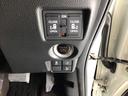 運転席から操作しやすい各種スイッチ