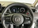 ステアリング右手側に安全運転支援機能のホンダセンシングをコントロールするスイッチ、左手側にオーディオ関連のコントロールスイッチを配置、視線を逸らすことなく運転に集中できます