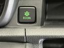 ECONスイッチ操作で燃費が良くなるようエアコンやエンジンなどを総合的に制御します