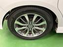 純正アルミホイールです。足元が引き立つので、車全体のイメージがアップしますよ!