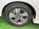 純正アルミホイールです。足元が引き立つので、車全体のイメージがアップしますよ!