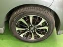 純正アルミホイールです。足元が引き立つので、車全体のイメージがアップしますよ！