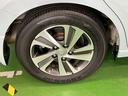 純正アルミホイールです。足元が引き立つので、車全体のイメージがアップしますよ!
