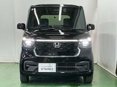 ＬＥＤヘッドライトを装備しています。ＬＥＤヘッドライトはとても明るく、雨の日や夜間走行も安全・安心です。オートライトコントロール付きで周囲の明るさに応じて自動で点灯・消灯します 6