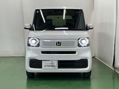 ＬＥＤヘッドライトを装備しています。ＬＥＤヘッドライトはとても明るく、雨の日や夜間走行も安全・安心です。オートライトコントロール付きで周囲の明るさに応じて自動で点灯・消灯します 6