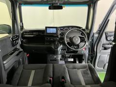 �ɥ饤�С����濴�˼����˼꤬�Ϥ����֤ˣ��ԥ��쥯�ȥ�С��䥨�������͡��������å��ʤɤ����֡��������ͥ��Ƥ��ޤ� 2