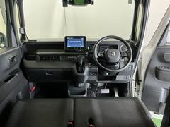 �ɥ饤�С����濴�˼����˼꤬�Ϥ����֤ˣ��ԥ��쥯�ȥ�С��䥨�������͡��������å��ʤɤ����֡��������ͥ��Ƥ��ޤ� 2