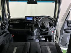 �ɥ饤�С����濴�˼����˼꤬�Ϥ����֤ˣ��ԥ��쥯�ȥ�С��䥨�������͡��������å��ʤɤ����֡��������ͥ��Ƥ��ޤ� 2