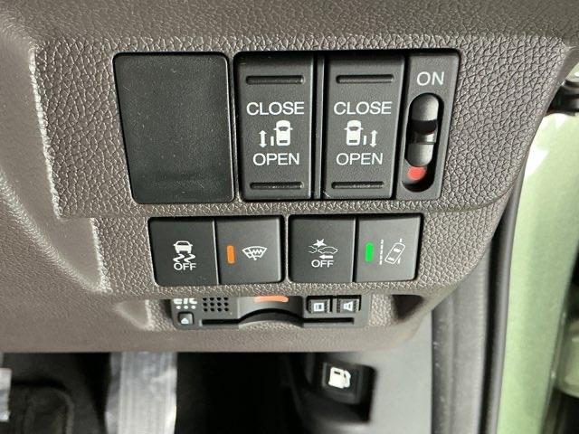 フリード Ｇ・ホンダセンシング　ドラレコ　ナビ　Ｒカメラ　ブルートゥース　Ｆセグ　追突被害軽減ブレーキ　ｉストップ　Ｗエアバッグ　パワーウィンドウ　アクティブクルーズコントロール　スマートキ　カラーバックモニター　整備点検記録簿（31枚目）