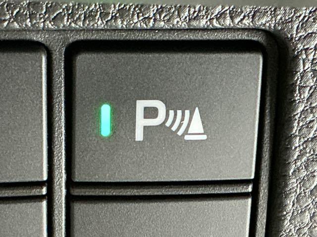 ヴェゼル ｅ：ＨＥＶＺ　ナビ　Ｒカメラ　ブルートゥース　フルセグ　衝突回避支援ブレーキ機能　スマキ　Ｐトランク　フルオートエアコン　エアバッグ　両席エアバック　記録簿付　パワーウィンドウ　ＬＥＤランプ　ソナー　クルーズＣ（22枚目）