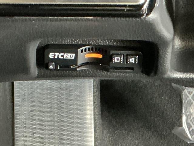 ヴェゼル ｅ：ＨＥＶＺ　ナビ　Ｒカメラ　ブルートゥース　フルセグ　衝突回避支援ブレーキ機能　スマキ　Ｐトランク　フルオートエアコン　エアバッグ　両席エアバック　記録簿付　パワーウィンドウ　ＬＥＤランプ　ソナー　クルーズＣ（13枚目）