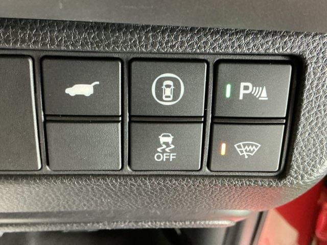 ヴェゼル ｅ：ＨＥＶＺ　ナビ　Ｒカメラ　ブルートゥース　フルセグ　衝突回避支援ブレーキ機能　スマキ　Ｐトランク　フルオートエアコン　エアバッグ　両席エアバック　記録簿付　パワーウィンドウ　ＬＥＤランプ　ソナー　クルーズＣ（29枚目）