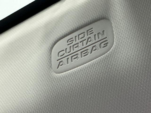 ヴェゼル ｅ：ＨＥＶＺ　ナビ　Ｒカメラ　ブルートゥース　フルセグ　衝突回避支援ブレーキ機能　スマキ　Ｐトランク　フルオートエアコン　エアバッグ　両席エアバック　記録簿付　パワーウィンドウ　ＬＥＤランプ　ソナー　クルーズＣ（57枚目）