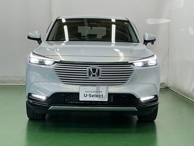 ＬＥＤヘッドライトを装備しています。ＬＥＤヘッドライトはとても明るく、雨の日や夜間走行も安全・安心です。オートライトコントロール付きで周囲の明るさに応じて自動で点灯・消灯します