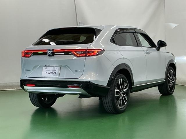 大型テールゲートスポイラー装備でフォルムもスタイリッシュにしています。高速走行時には走行安定性能に優れていて、低燃費にも大きく貢献します