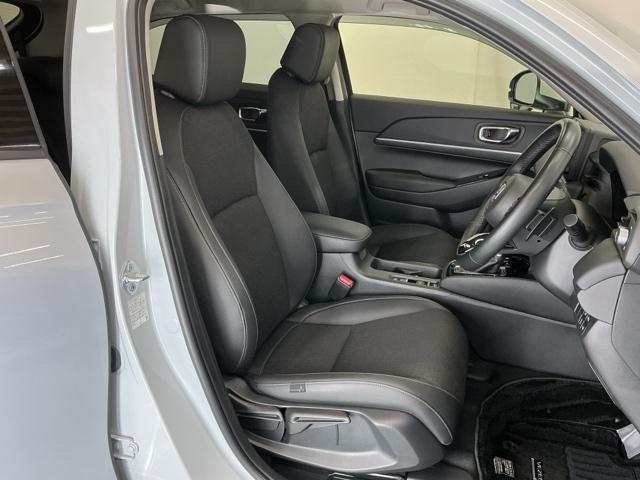 シート表皮は専用のクリーナーできれいにクリーニングしていて清潔に保たれています