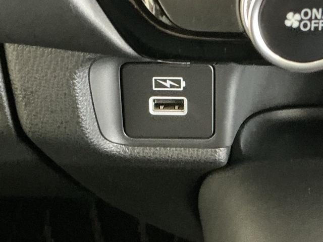 ヴェゼル e:HEVX ナビ Rカメラ ブルートゥース フルセグ 前後障害物センサー AAC イモビライザー スマ-トキ- 誤発進抑制 PW リアカメラ クルコン ESC キーフリー LEDヘッドランプ DVD再生可 ABS(17枚目)