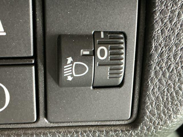 ヴェゼル e:HEVX ナビ Rカメラ ブルートゥース フルセグ 前後障害物センサー AAC イモビライザー スマ-トキ- 誤発進抑制 PW リアカメラ クルコン ESC キーフリー LEDヘッドランプ DVD再生可 ABS(55枚目)