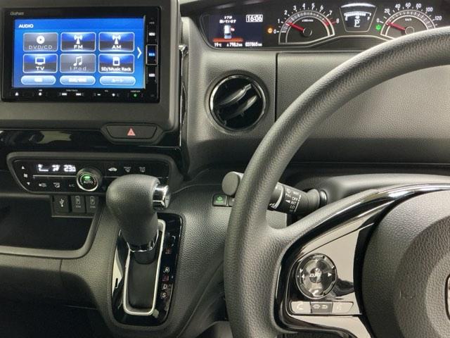 N-BOXカスタム L ナビ Rカメラ ブルートゥース フルセグTV Pソナー サイドエアバッグ Aストップ シートヒータ ベンチシート 点検記録簿 キーフリーシステム LEDライト リアカメ クルーズコントロール AC(3枚目)